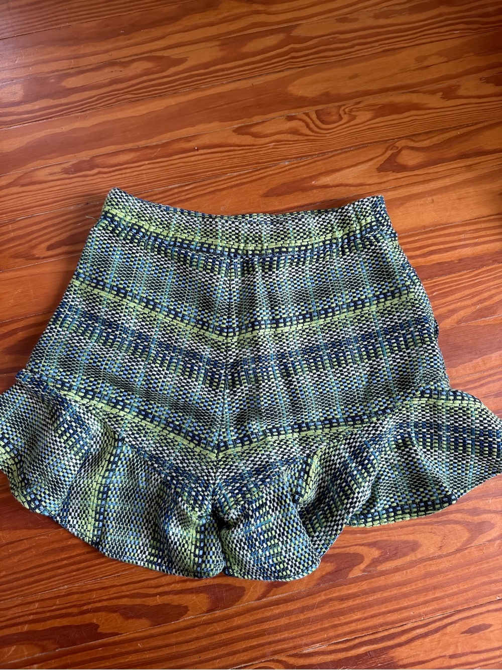 Textured Green Plaid Ruffle Hem Shorts - Picture 3 of 4